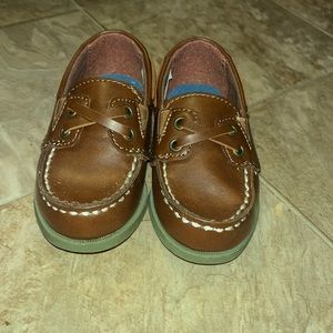 Carters toddler dress shoes 7C but fit like 6C